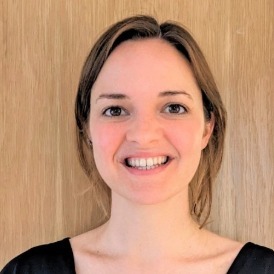 Dr Lindsay Henderson